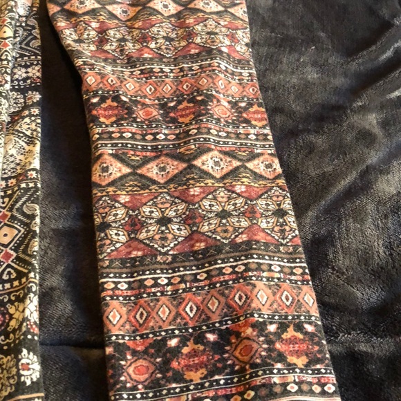 Patterned Leggings - Picture 3 of 3